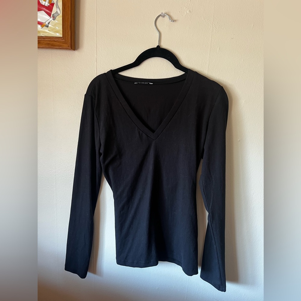 stretchy black v neck long sleeve